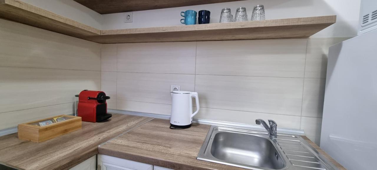 Grove II Apartment = Strict City Centre Нови Сад Екстериор снимка