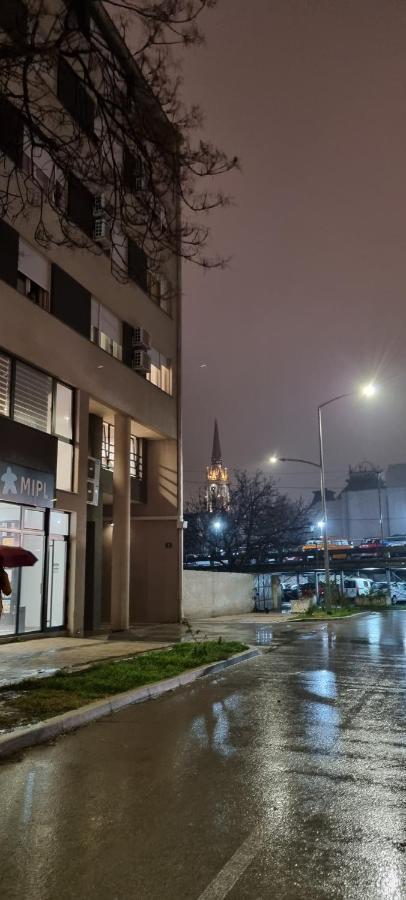 Grove II Apartment = Strict City Centre Нови Сад Екстериор снимка