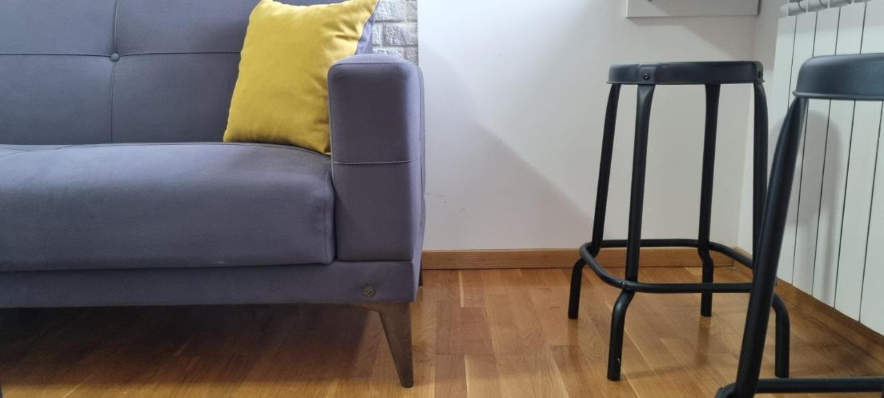 Grove II Apartment = Strict City Centre Нови Сад Екстериор снимка
